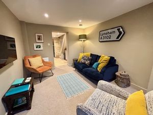 lounge- click for photo gallery